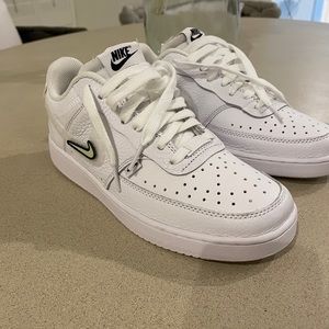 Nike Court Vision Low Vday White Shoes Womens Size 8.5 DD2992-100 Mens 7 Velcro